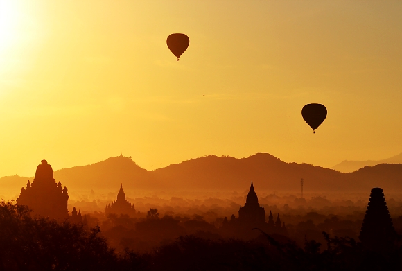 Východ slunce, Bagan.
