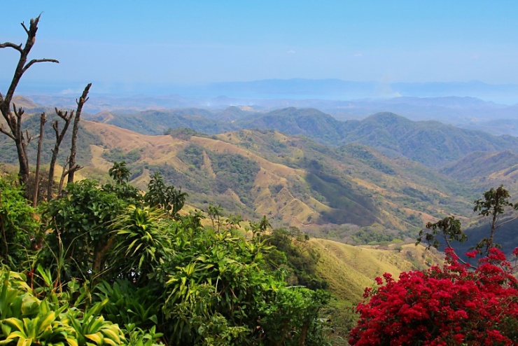 costarica2017-001 Mezi Las Juntas de Abangares a Santa Elenou. Jelikož se jedná o cestu využívanou převážně turisty, logistika je zvládnutá do detailů včetně zastávek na...