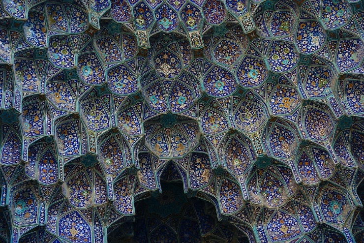 img-373 Details of Sheikh Lotfollah Mosque in Isfahan.