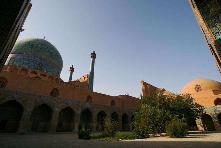 img-377 Four hundred years ago, Isfahan was larger than London and more cosmopolitan than Paris.