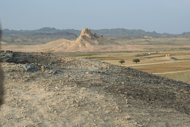 img-405 Na’in lies 170 km north of Yazd and 140 km east of Isfahan surrounded by typical iranian semidesert.