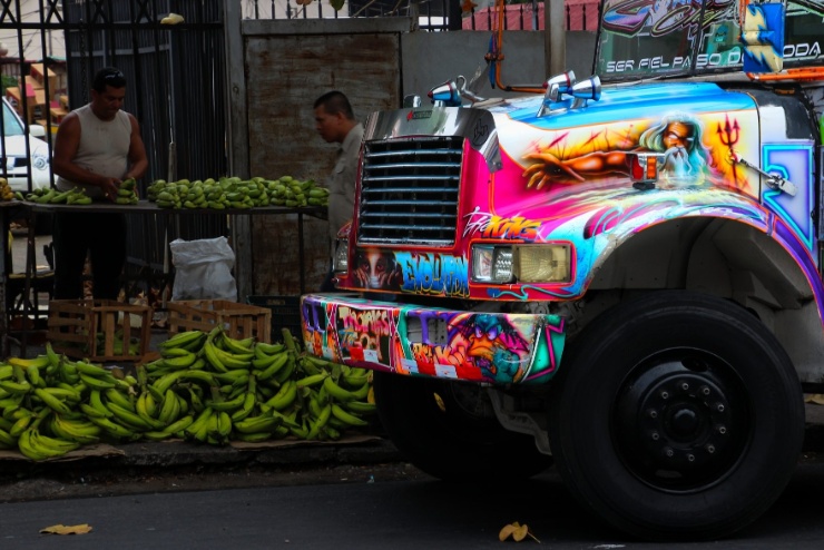 panama2017181 Graffiti on a truck. Somewhere in Panama City.